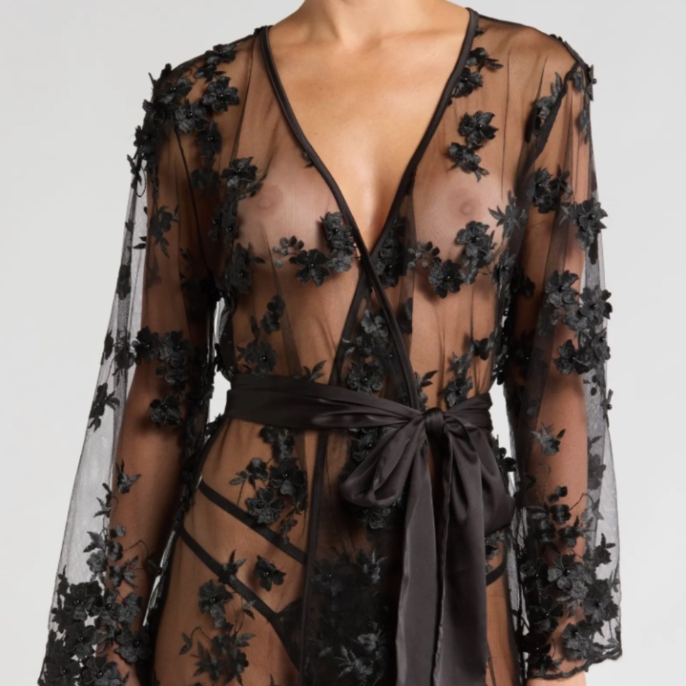 Floral Embroidered Black Short Robe